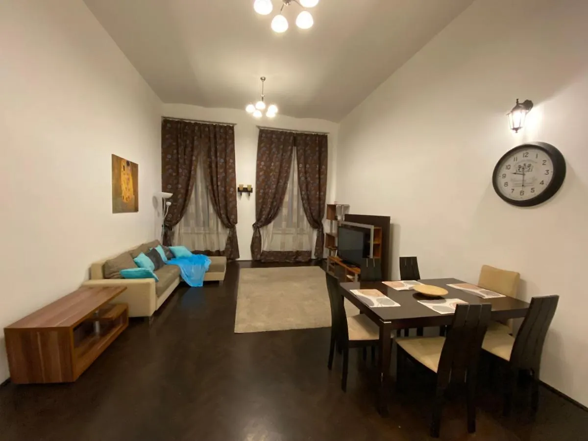 Apartment Best Location In The Heart Of The City, 2 Bedrooms, 2 Bathrooms Budapest
