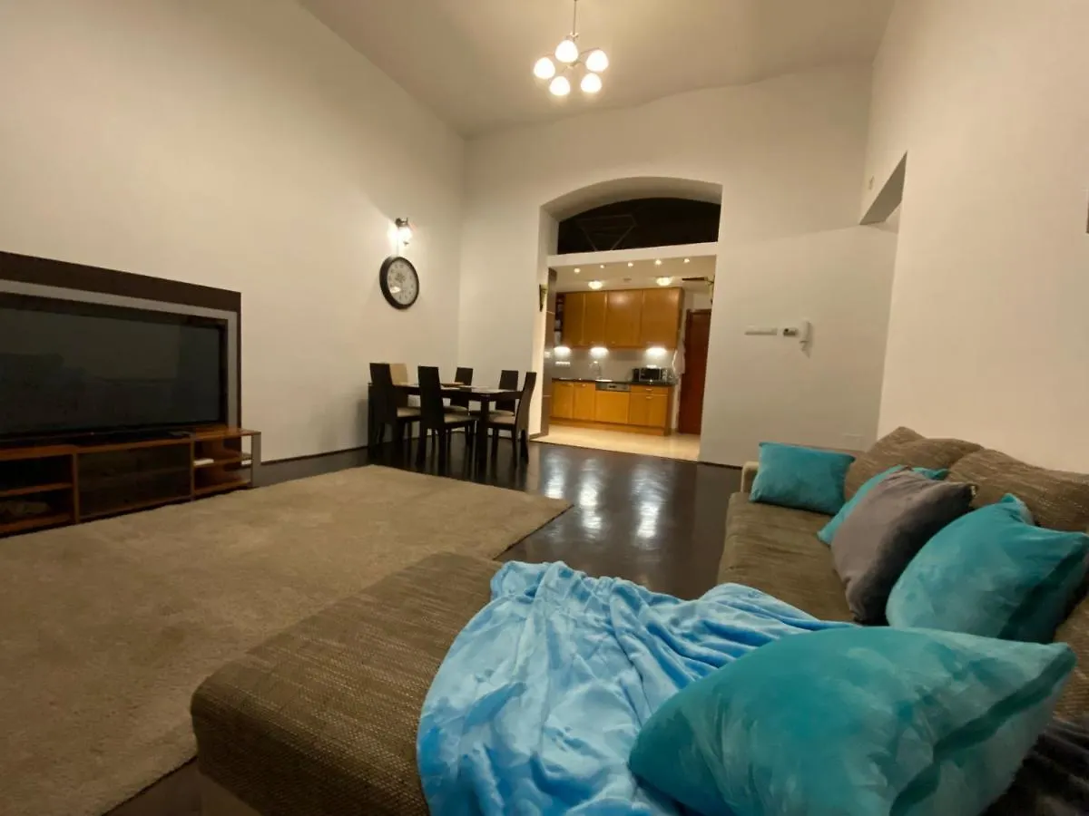 Best Location In The Heart Of The City, 2 Bedrooms, 2 Bathrooms location